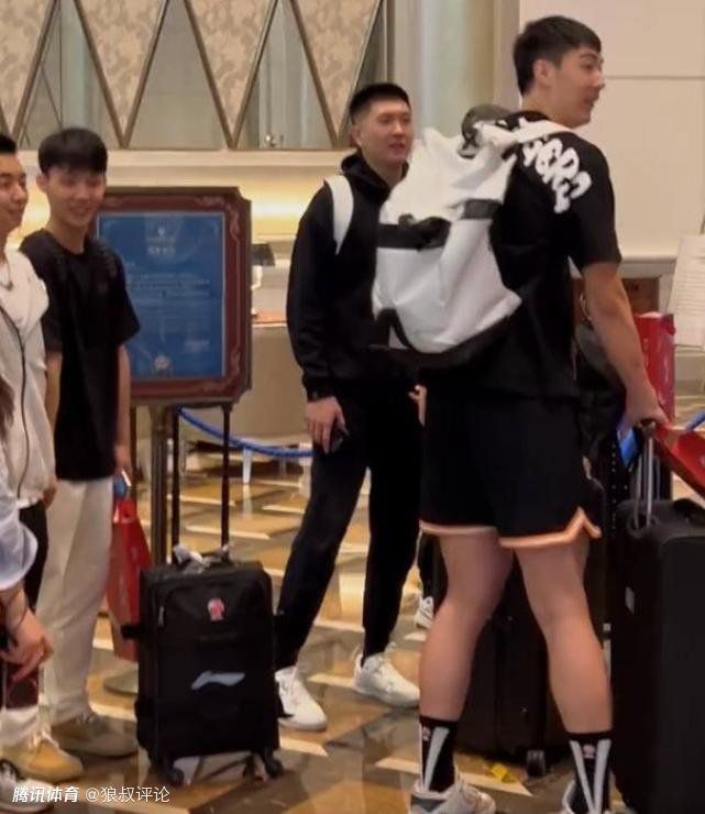 亚洲三级黄